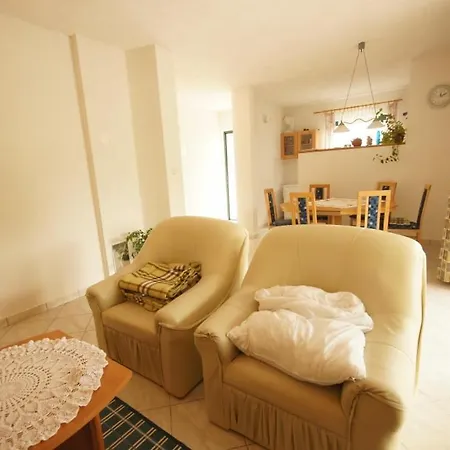 Apartment 125 Murter