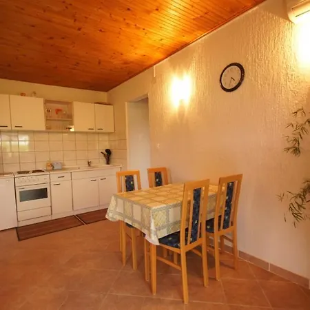 Apartment 125