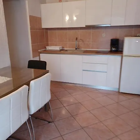 Apartment 125